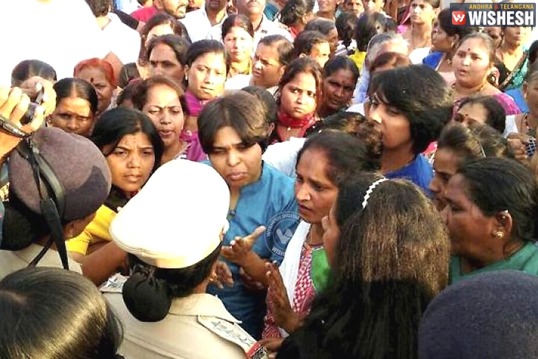 Trimbakeshwar temple: Women in wet dress allowed for 1 hour